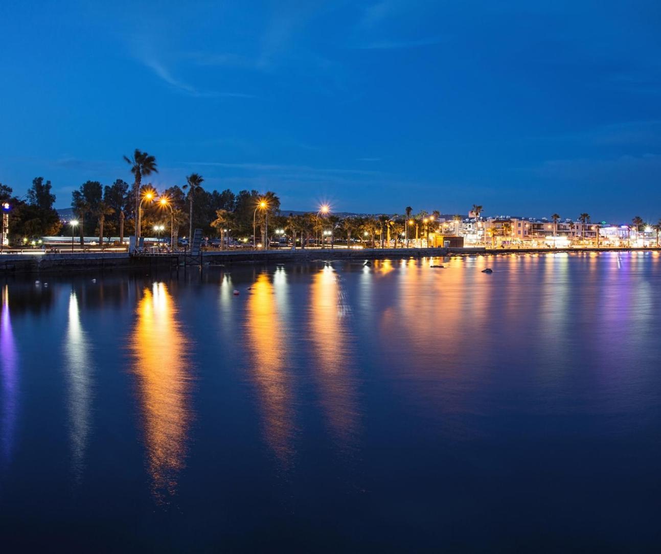 Dreamy 2 Bed Apartment By The Sea Pafos Dış mekan fotoğraf